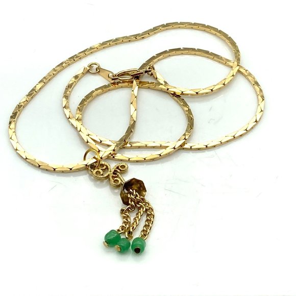 Dainty Green Dangles Pendant on Gold Tone Vintage Chain Necklace - Picture 3 of 5